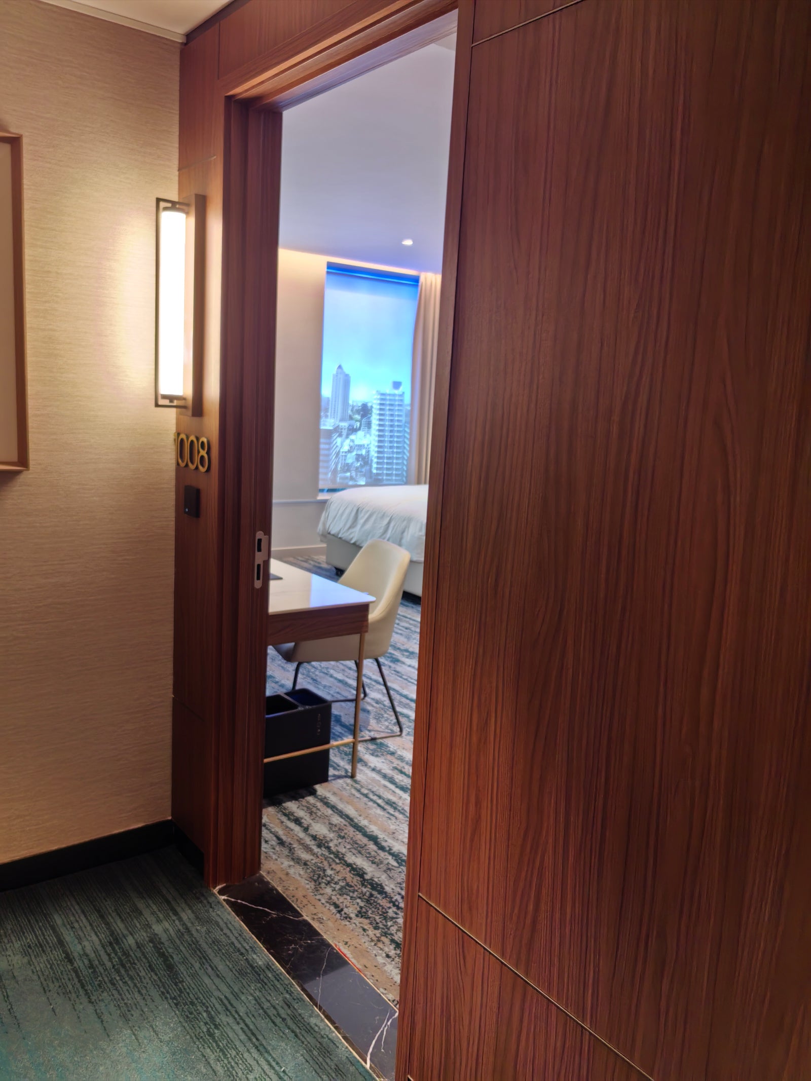 Hilton Garden Inn Auckland mockup room 07