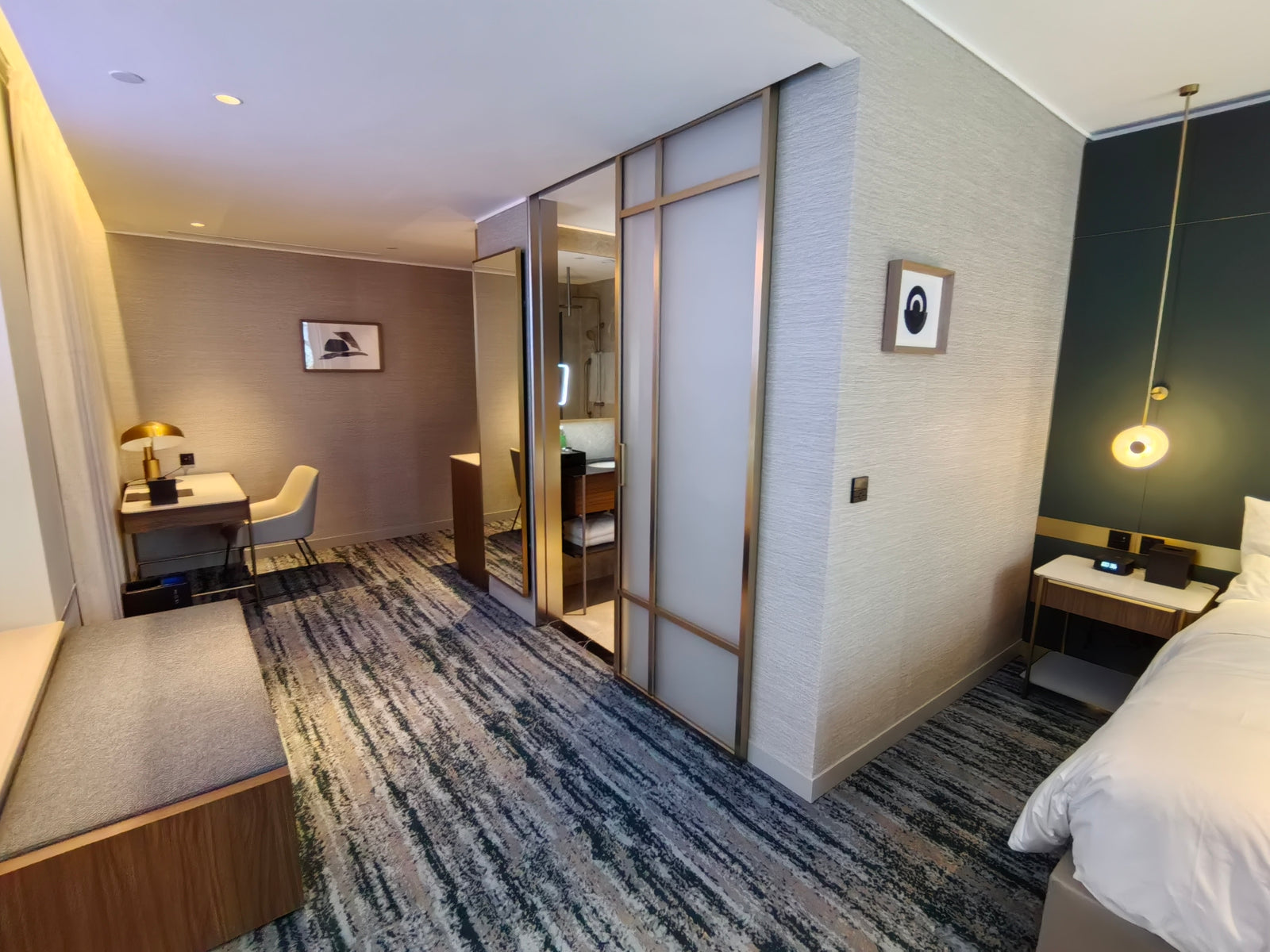 Hilton Garden Inn Auckland mockup room 09