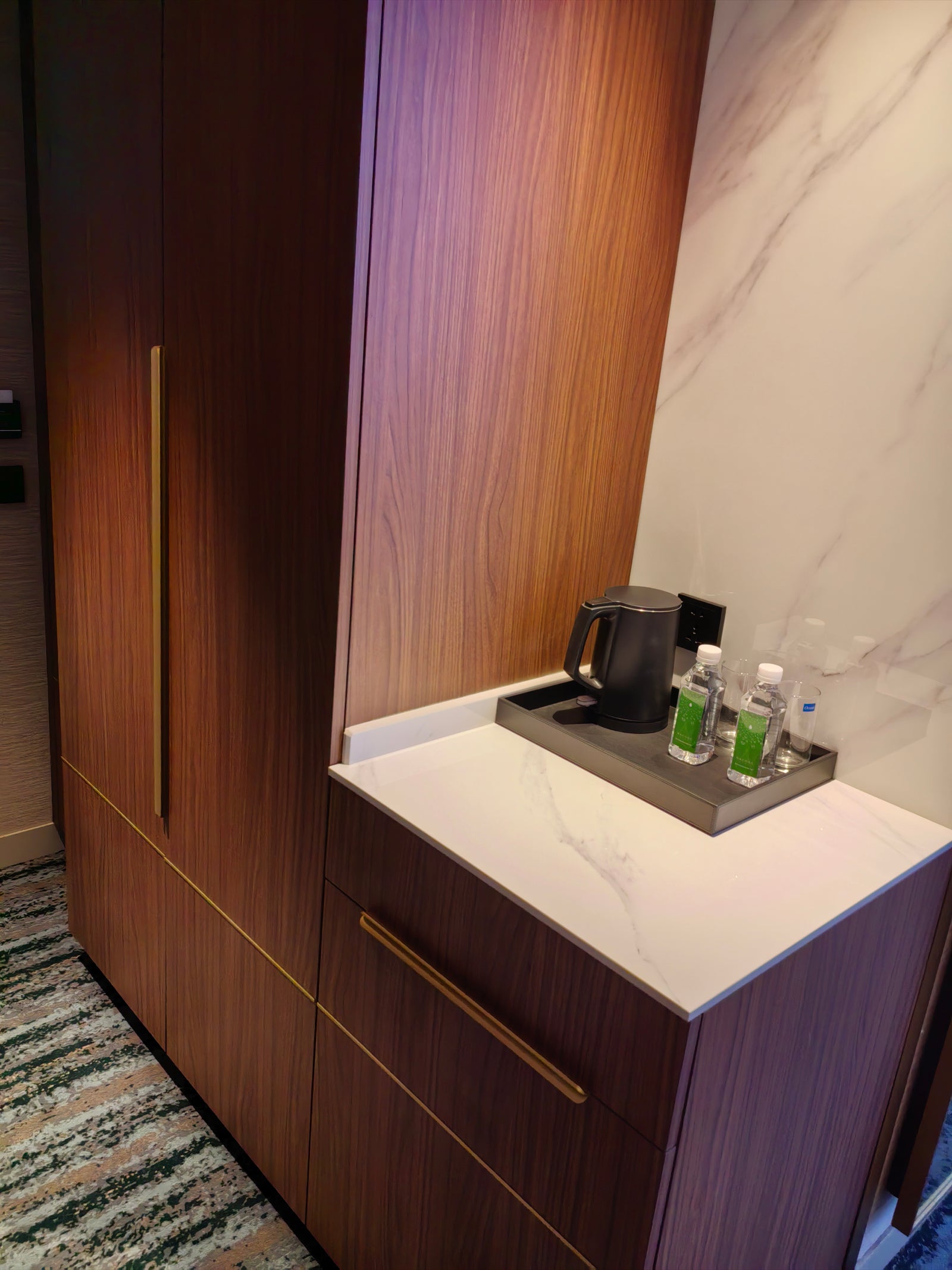 Hilton Garden Inn Auckland mockup room 13