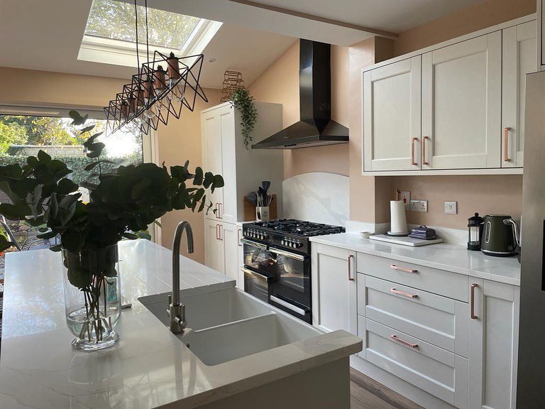 Bastille Shaker Kitchen in Legno White Grey with Quartz Island & Belfast Sink | Dublin image 3