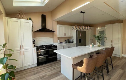 Bastille Shaker Kitchen in Legno White Grey with Quartz Island & Belfast Sink | Dublin