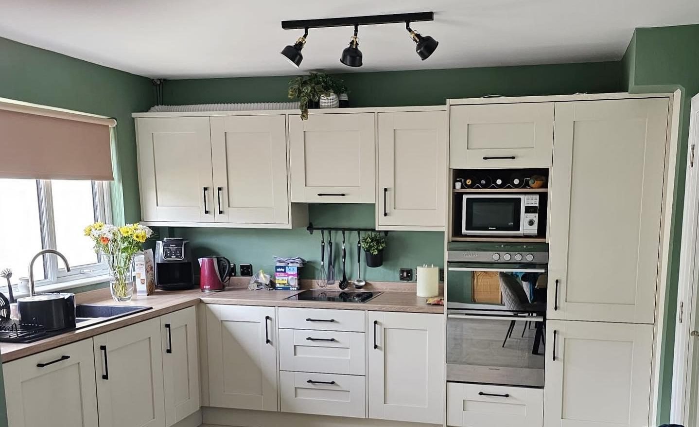 Classic Ivory Shaker Kitchen Makeover | Malahide, Dublin hero