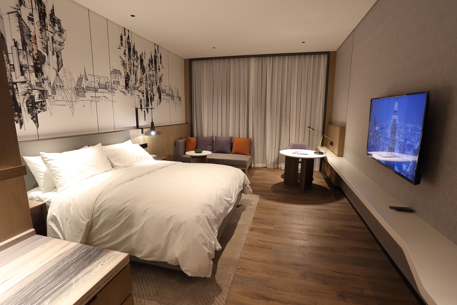 Courtyard by Marriott Model Room 02