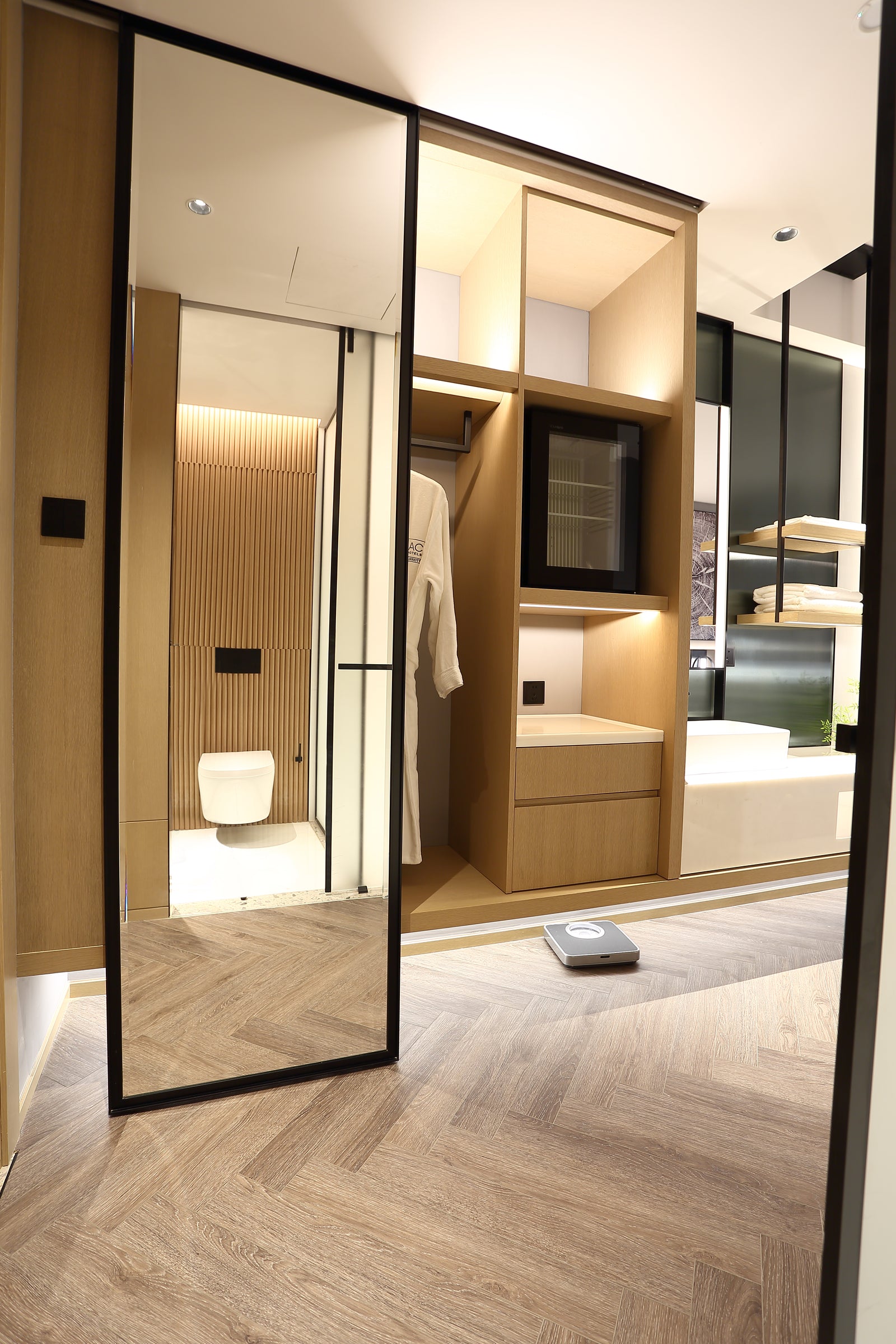 AC Hotel Model Room| Marriott 02
