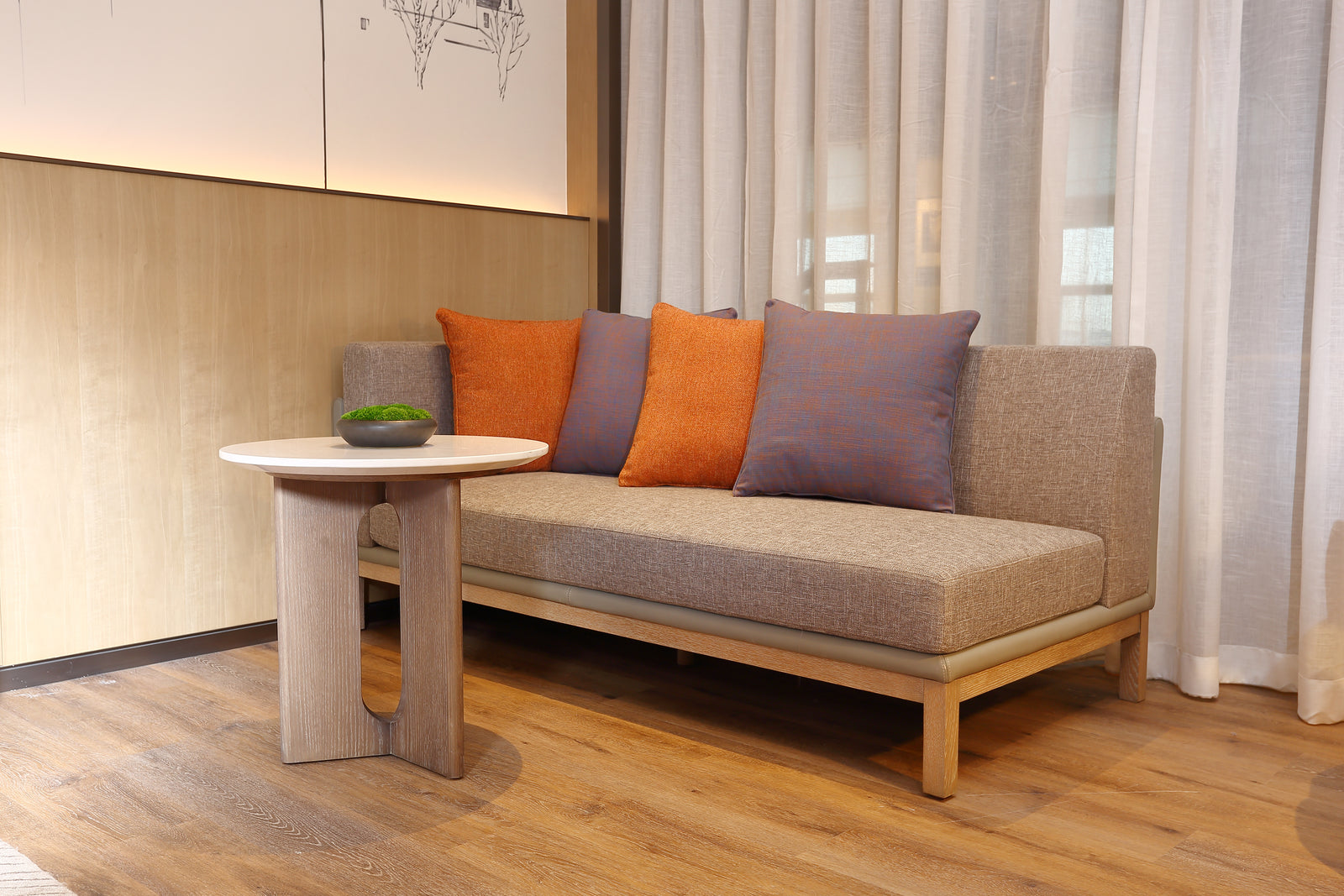Courtyard by Marriott Model Room 03