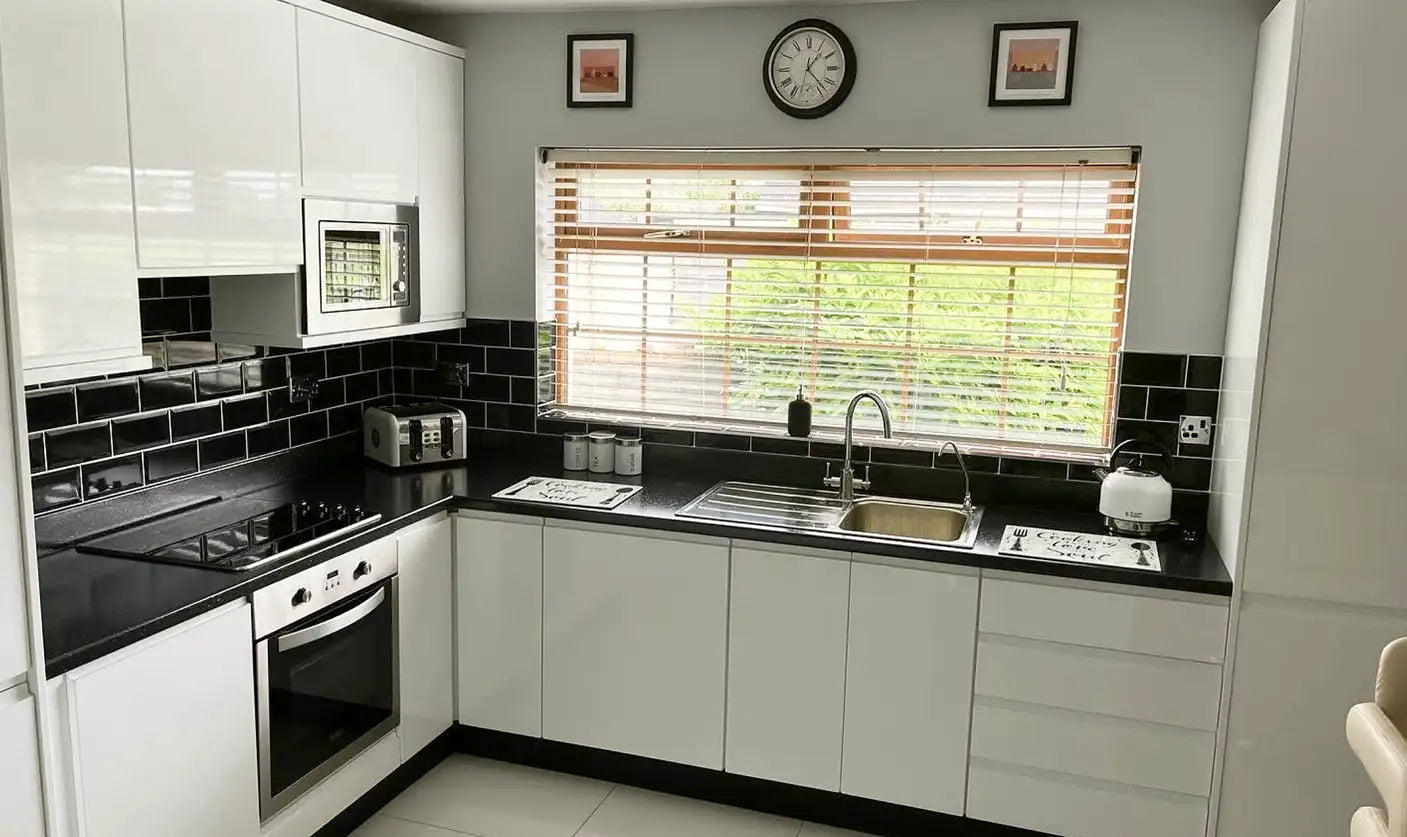 Modern Handleless Kitchen-Rathmines Apartment hero