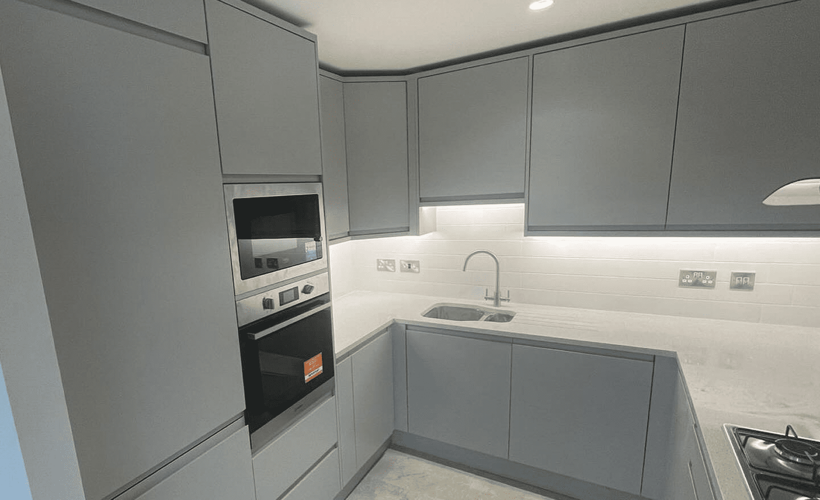 Functional & Stylish Arena Handleless Kitchen | Dublin hero